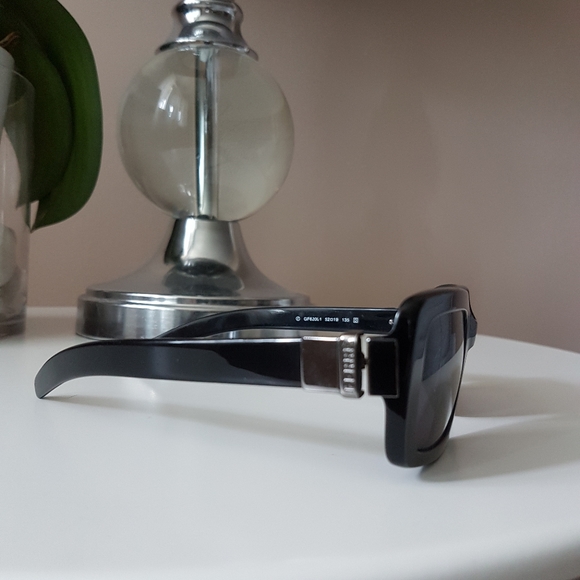 Sunglasses - Picture 2 of 4